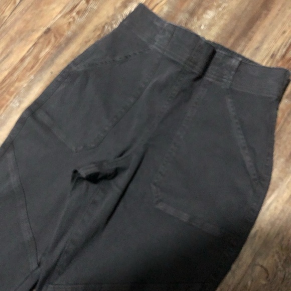 Spanx Joggers Women's Medium Stretch Twill Cargo in Parchment Pull On Active - Picture 3 of 8